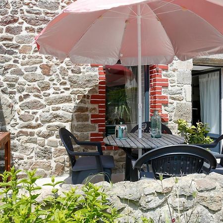 La Quinardais - Charmante Maison Avec Terrasse Saint-Samson-sur-Rance Bagian luar foto