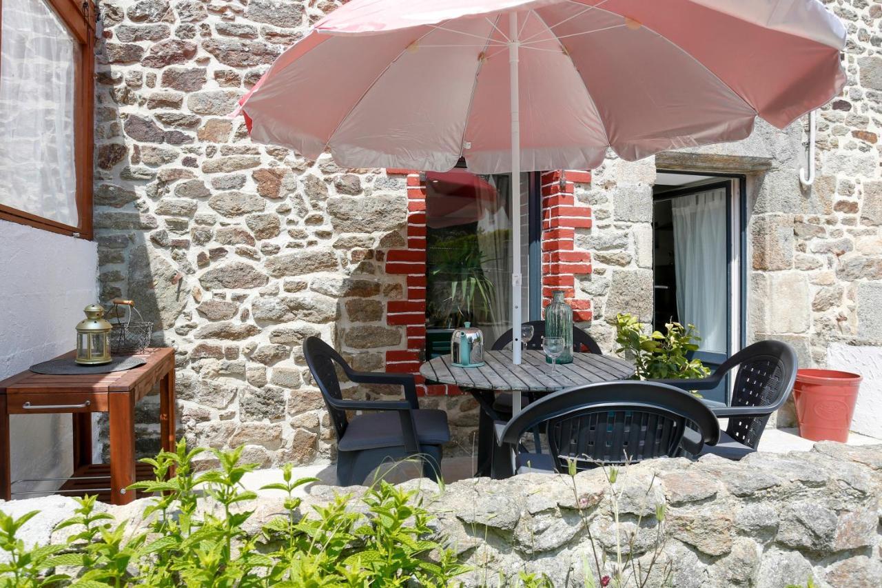 La Quinardais - Charmante Maison Avec Terrasse Saint-Samson-sur-Rance Bagian luar foto