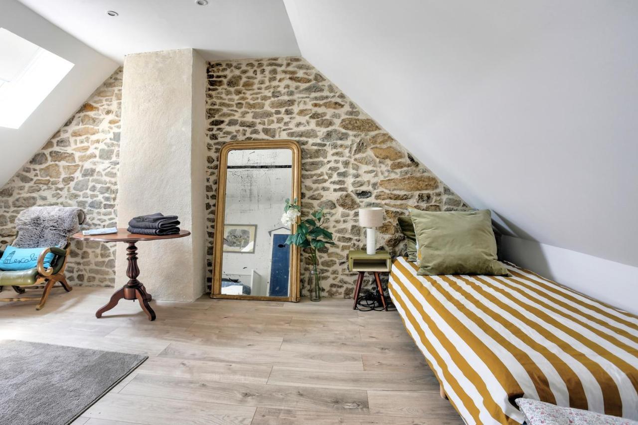 La Quinardais - Charmante Maison Avec Terrasse Saint-Samson-sur-Rance Bagian luar foto