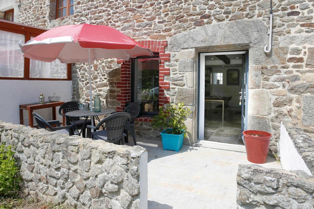 La Quinardais - Charmante Maison Avec Terrasse Saint-Samson-sur-Rance Bagian luar foto